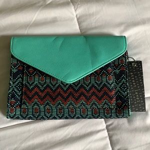 Street Level Tatiana woven clutch